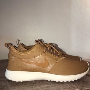 Women’s Nike Juvenate (size 8.5)
